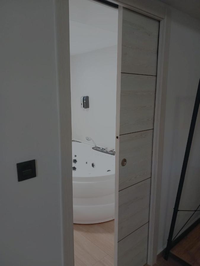 Apartamentos De La Haya & Suite Con Jacuzzi, Junto Al Teatro Romano Mérida Exterior foto