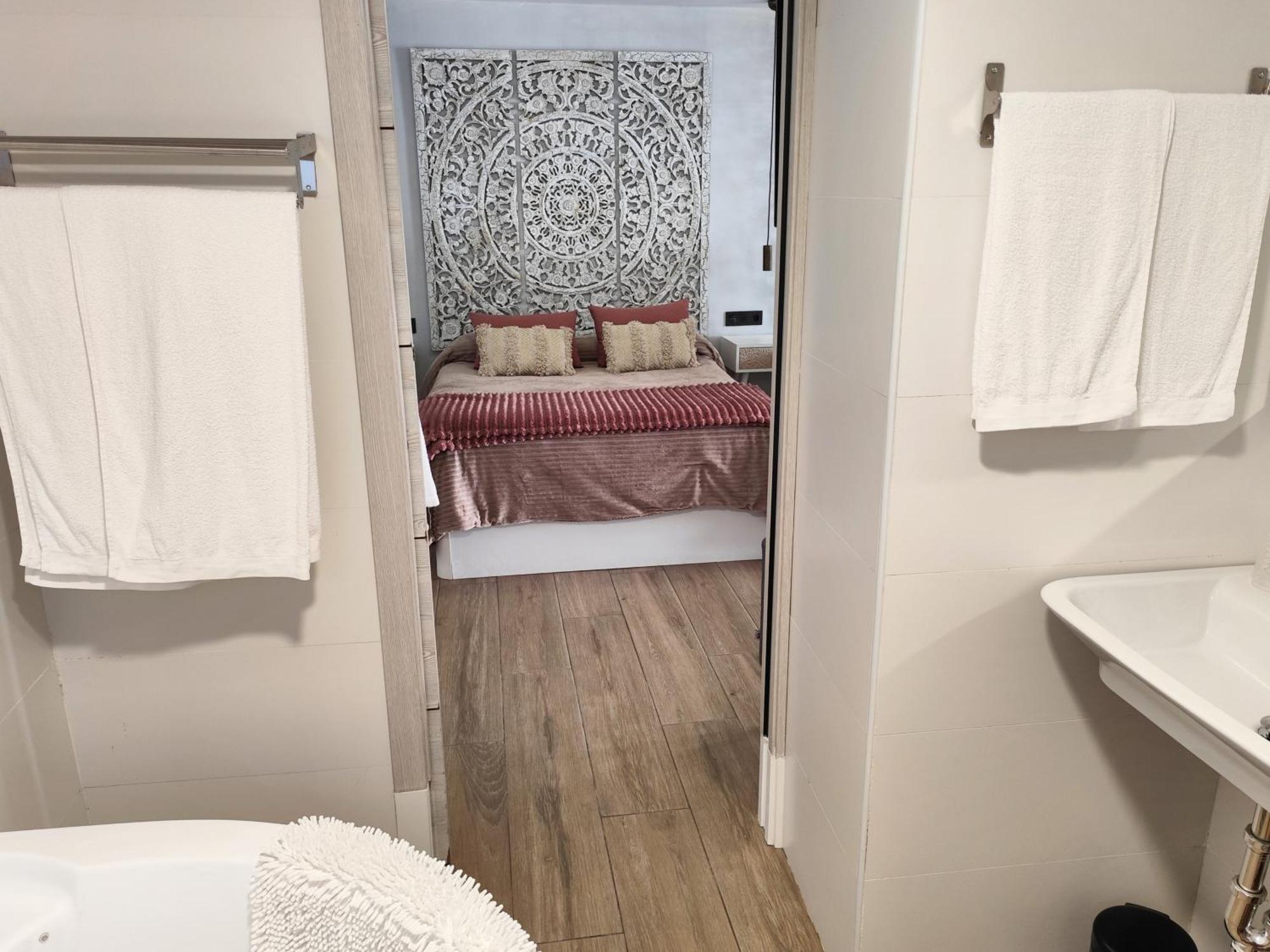 Apartamentos De La Haya & Suite Con Jacuzzi, Junto Al Teatro Romano Mérida Exterior foto